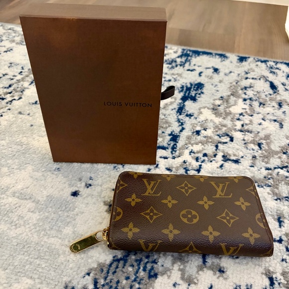Louis Vuitton Monogram Zippy Coin
Purse Wallet With Box - Picture 2 of 7